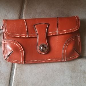 Wristlet purse